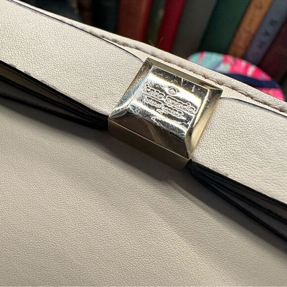 Kate Spade | ivory folding wallet card carrier with zip pocket for travel - Picture 10 of 10